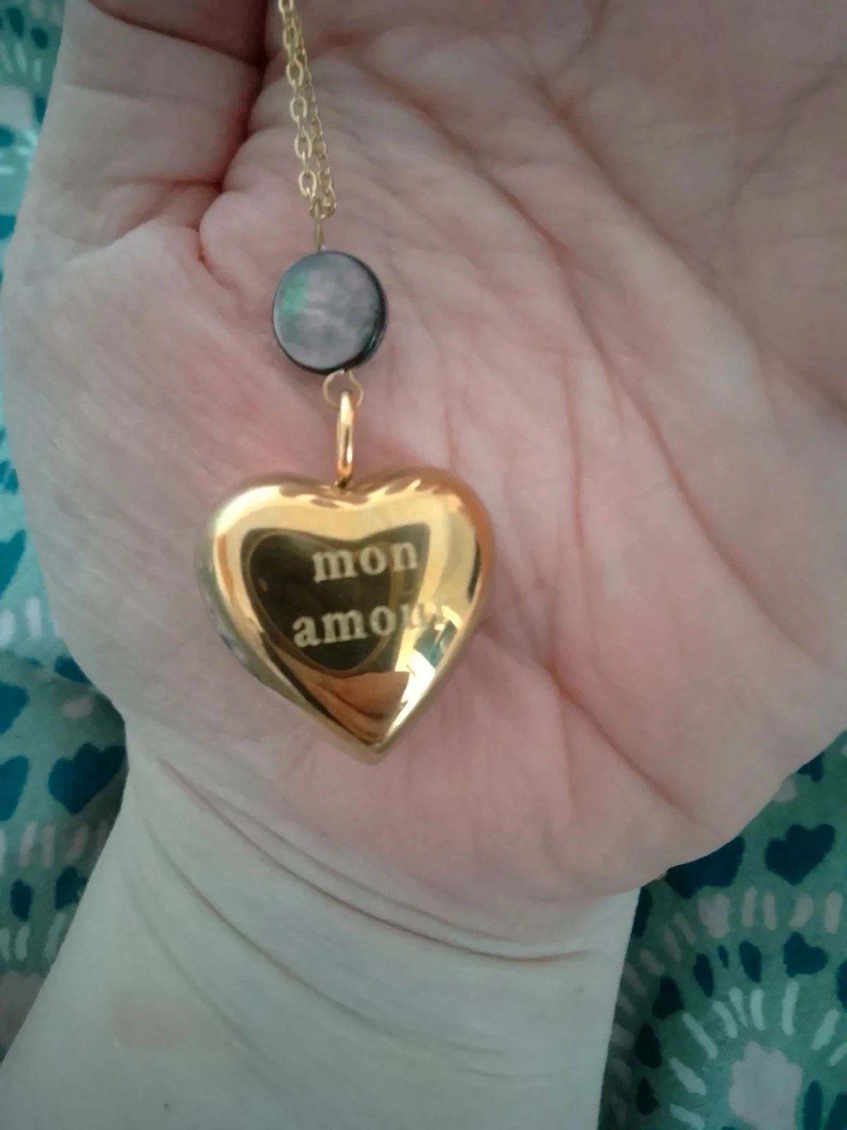 Collier bohème amour coeur doré avec pierre de n'acre grise – photo 3